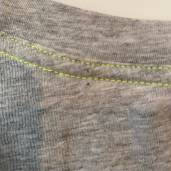 Athleta Challenger Gray Heathered Tee Shirt.  Size Small. EUC - Picture 2 of 9